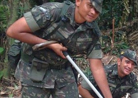 Com academia ao ar livre, praça é reinaugurada