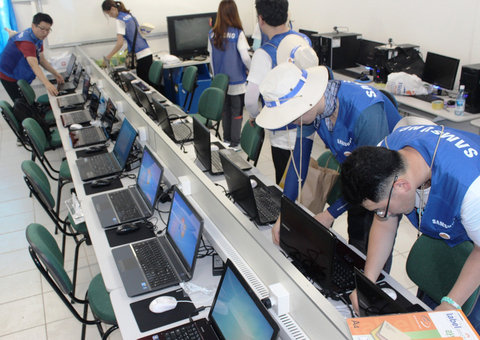 Alunos da zona rural recebem a doação de 20 novos notebooks