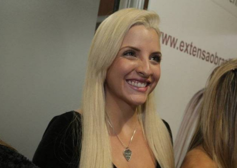 Ex-BBB Clara anuncia fim do casamento