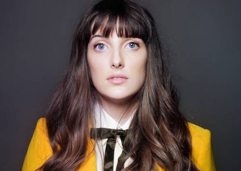 A fila andou? Após término com Gregório Duvivier, Clarice Falcão é vista com Ian SBF