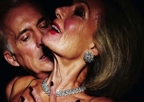 Mercado lança gerontopornografía, pornografia de vovós