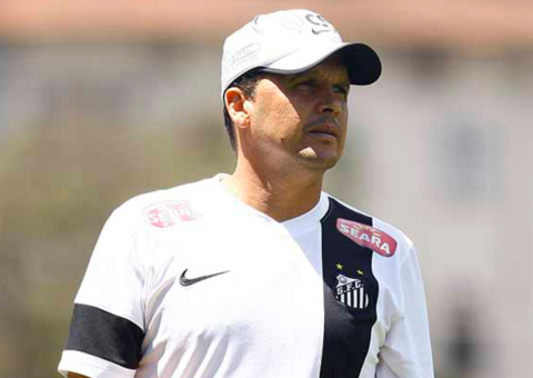 Claudinei escala Santos com 3 atacantes contra Coritiba