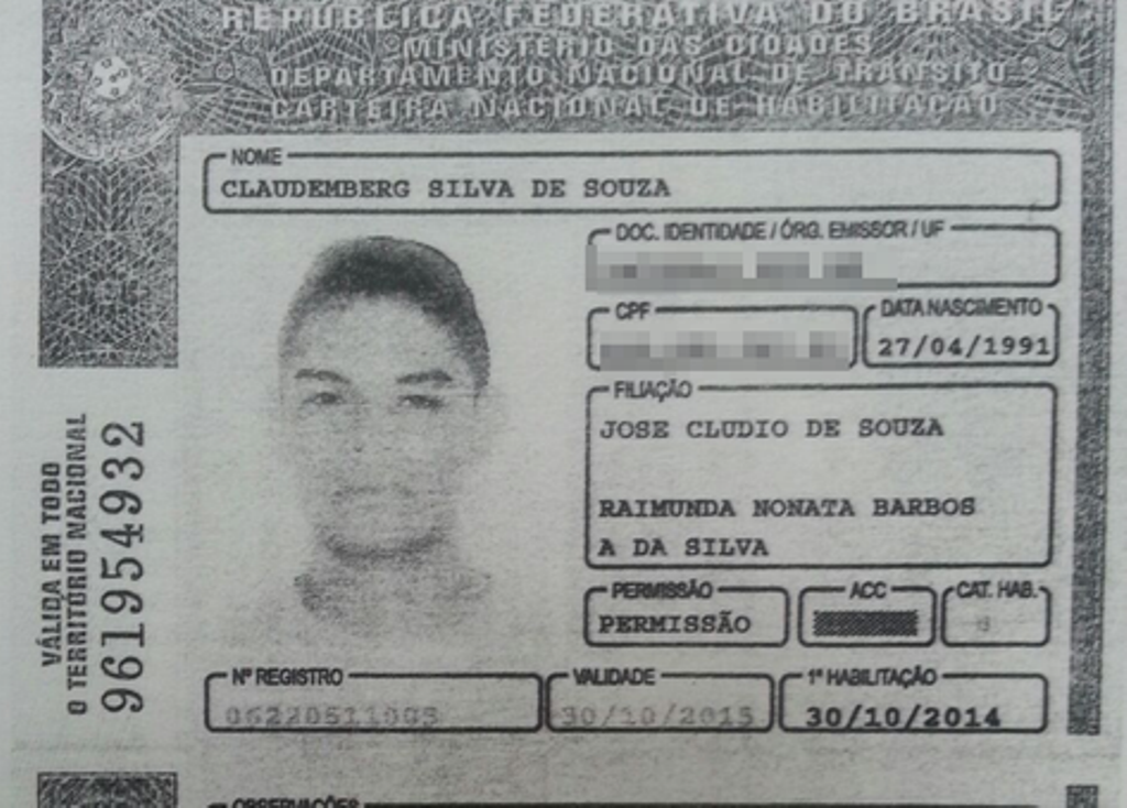 Com medo de 'chifre', rapaz prende namorada em casa e vai trabalhar