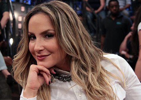 Claudia Leitte e seu primeiro desfile na Marquês de Sapucaí