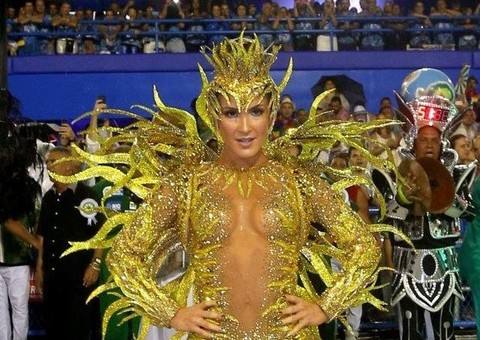 Claudia Leitte é confirmada como rainha de bateria da Mocidade em 2016