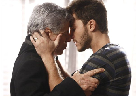 'Império': Claudio tem recaída e propõe reconciliação com Leonardo. 'É da minha natureza'