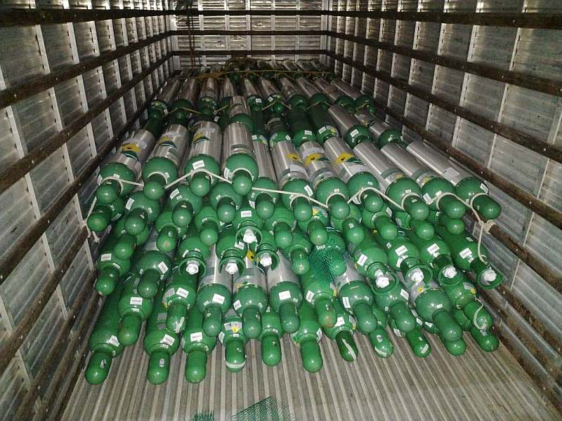 Sistema Comércio doa 100 cilindros de oxigênio ao Amazonas