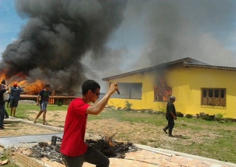 Promotores chegam a Coari para avaliar crise no município