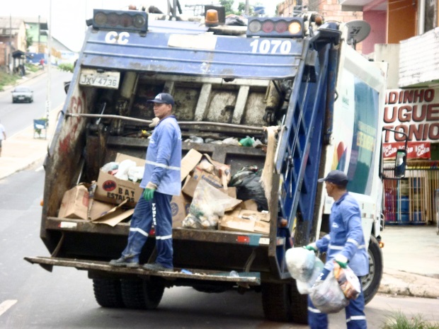 Limpeza pública funcionará com equipes reduzidas neste feriadão