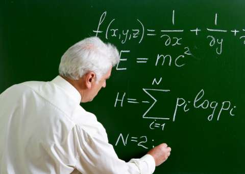 Prefeitura assina contrato para concurso da Semed