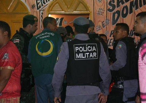 Operação de combate à poluição multa bares e casas noturnas