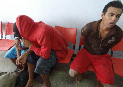 Presos pulam muro do Compaj mas fuga é frustrada pela PM