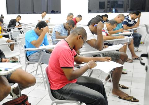 CRC-AM abre vagas e formação de cadastro de reserva. Veja edital