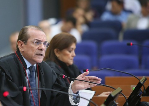 Adail Pinheiro condenado por improbidade administrativa