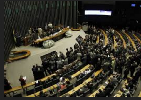 Pauta trancada. Emenda que prorroga  Zona Franca de Manaus pode ficar para o segundo semestre