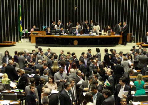 AO VIVO: Congresso realiza sessão para votar hoje projeto que altera a meta fiscal