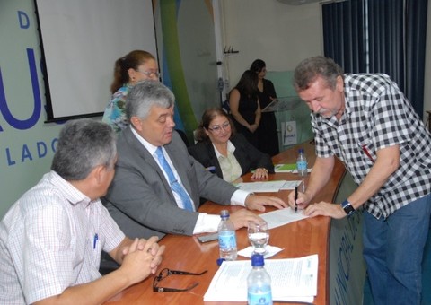 Novo Conselho Municipal de Saúde toma posse