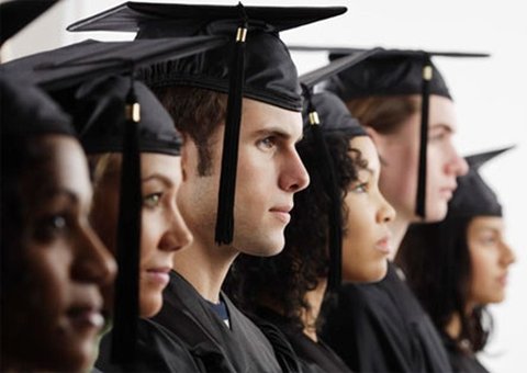 Prefeitura remaneja 9,4 mil vagas do Programa Bolsa Universidade