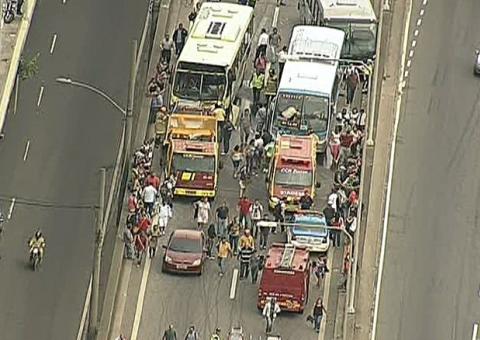 Acidente na Ponte Rio-Niterói deixou 42 feridos