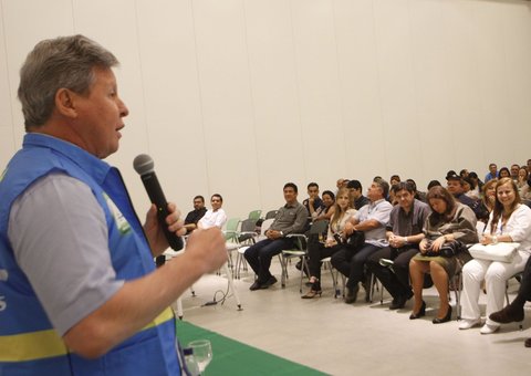 Prefeitura entrega certificados aos servidores da Semsa