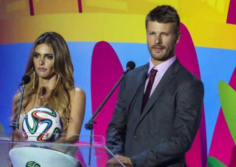  Dilma, Ronaldo, Fernanda Lima e Rodrigo Hilbert sorteiam igrupos da Copa do Mundo 2014 no Brasil