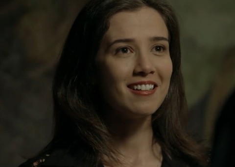 'Império': Cora entrega novo álbum para Téo Pereira em troca de favor