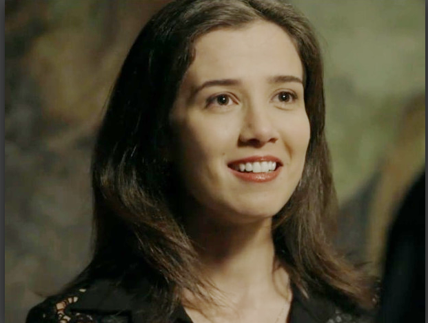 "Império": Cora invade casa de Maria Isis e beija Zé Alfredo na boca