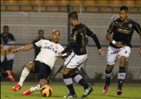 Diretor vê Libertadores como obrigação para Corinthians