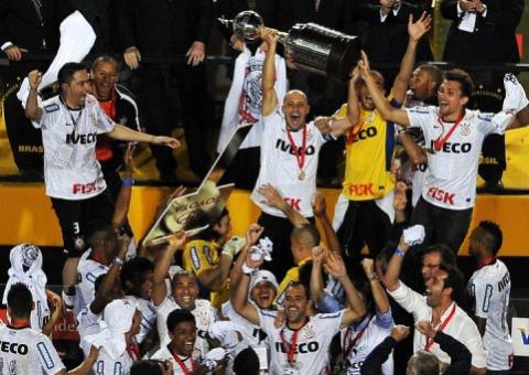  Corinthians estreia na Libertadores, Flu e Grêmio fazem duelo decisivo