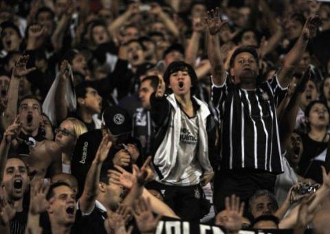 Juiz boliviano decreta prisão preventiva para 12 torcedores do Corinthians