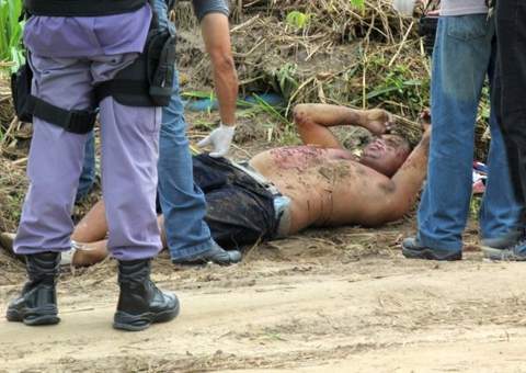 Homem executado com cinco tiros tem tatuagem de dragão no braço