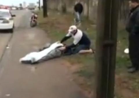 Homem reconhece o irmão morto em acidente ao passar pela rua