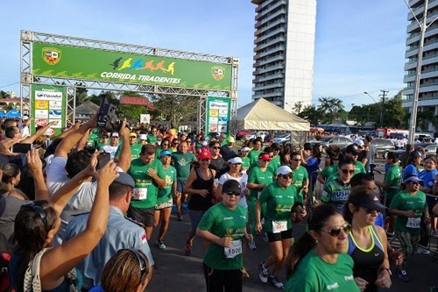 Mais de dois mil participaram da corrida Tiradentes