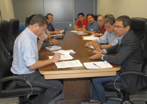 Deputados querem reunião com operadoras para firmar acordos