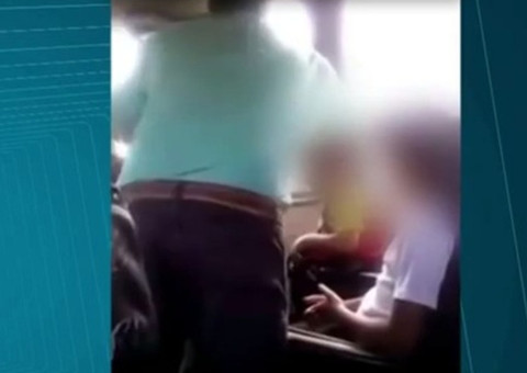 Motorista de van escolar impaciente agride aluno de cinco anos