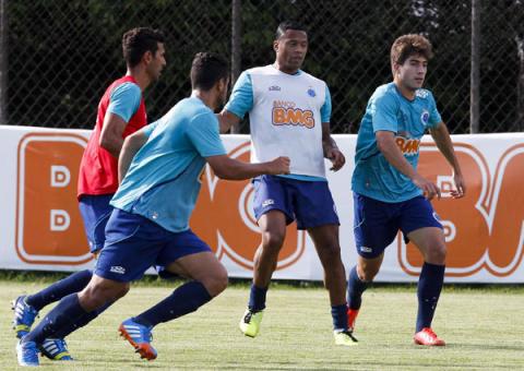 Cruzeiro joga em casa para seguir tranquilo na liderança