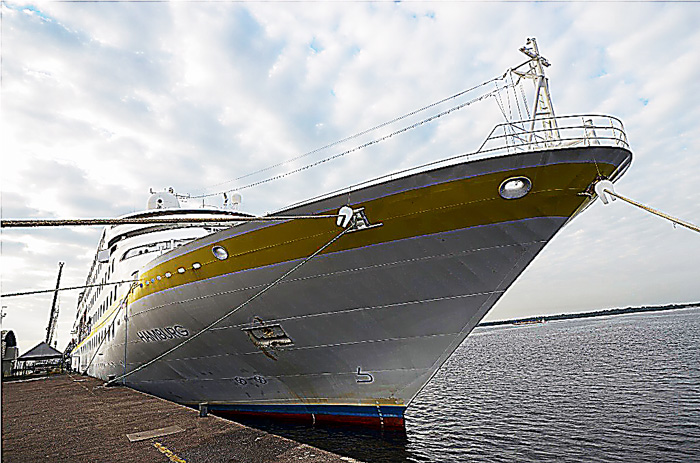 Transatlânticos chegam a Manaus com 1,8 mil turistas  