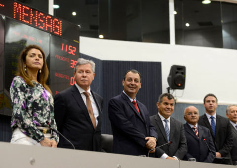 Omar  prestigia leitura da mensagem do prefeito Arur  e reafirma  parceria 