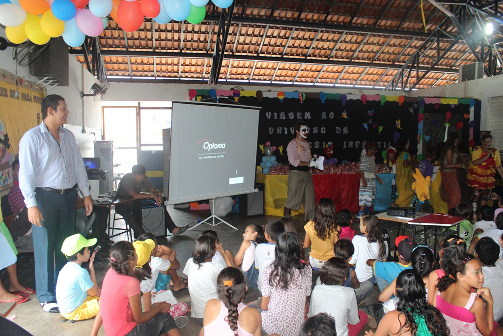 Trezentos alunos participam do encerramento da Semana do Livro Infantil