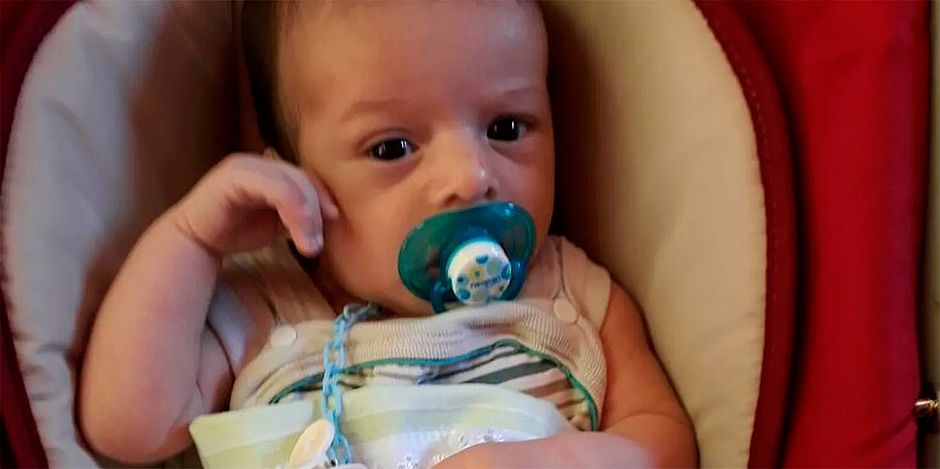 Briga entre irmãos termina com bebê de 2 meses morto com paulada