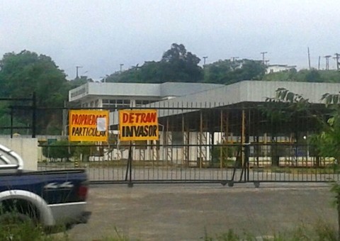 Centro de treinamento do Detran amanhece lacrado