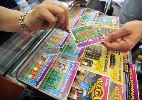 Jogos de raspadinha são alvo de denúncia na França