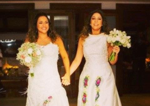  Vestidas de noiva, Daniela Mercury e Malu Verçosa se casam em Salvador