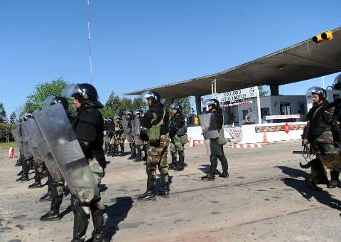 Argentina diz que EUA 'importam drogas e exportam mortes'