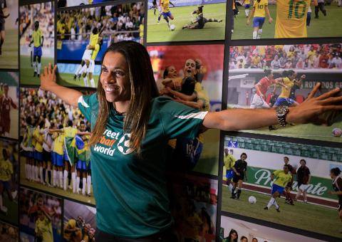 Marta quer mais mulheres envolvidas na Copa do Mundo