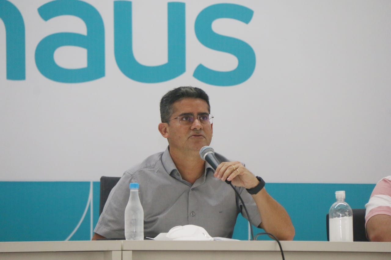 Prefeito de Manaus culpa secretário por nomeações e diz que serão anuladas