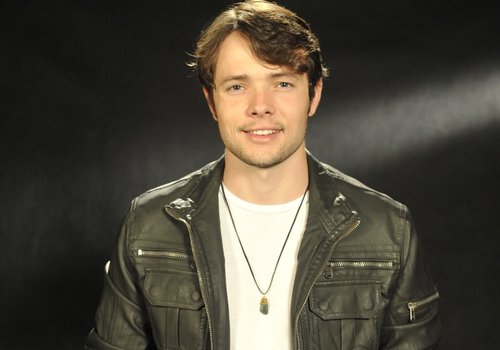 Ex-ator da Globo trabalha como vendedor em loja de shopping