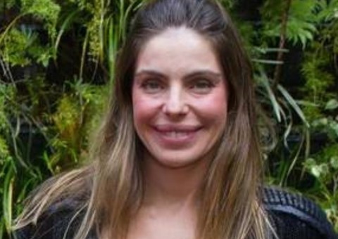 Daniela Cicarrelli ressurge com rosto super inchado