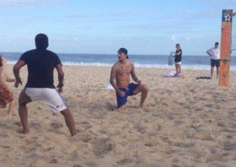  David Beckham joga bola com fãs brasileiros no Rio