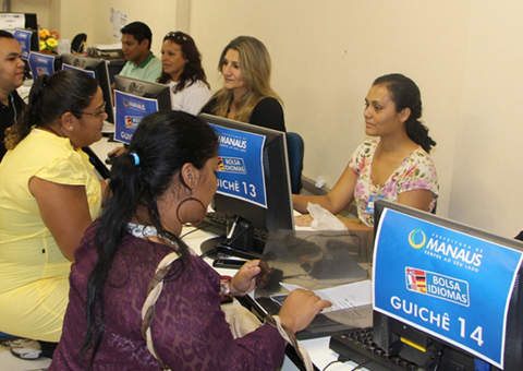 Prazo de entrega de documentos do Bolsa Idiomas termina hoje